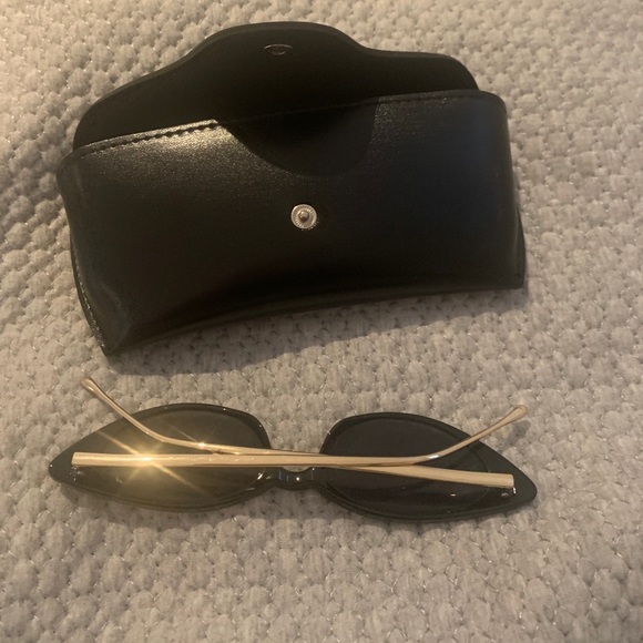 sunglasses - Picture 5 of 7